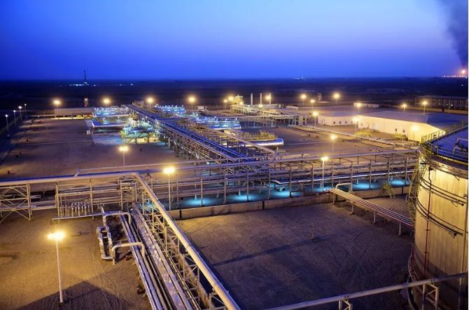 原标题：一带一路上，中国能源企业如何“走得好”“走得稳”“走得远”？             △图为中国石油伊拉克米桑省哈法亚油田项目/资料图 近年来，中国能源企业积极参与“一带一路”建设，境外投资规模显著扩大，质量效益持续提升。但同时中国能源企业境外经营风险也日益凸显，特别是合规管理体系建设相对滞后、企业境外监督力量分散薄弱问题亟须高度关注