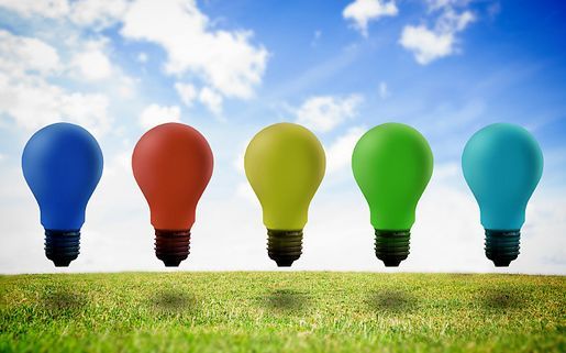 原标题：从浙江看中国电改如何借他山之石攻玉             欧美近20年的电力市场的改革和建立诠释了电的属性——它既是商品，又是公共服务产品。是商品（发电与售电）就需要市场和交易；是公共服务产品（输电和配电）就需要政府管制