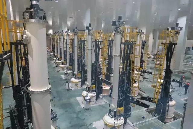 原标题：丽江已成为云南重要的清洁能源基地            关注我们 多年来，丽江市紧紧抓住全省建设国家清洁可再生能源基地的重要机遇，依托丰富的水能资源，全力推进水电产业发展，积极探索发展可再生清洁能源，不断优化能源结构，目前已成为云南重要的清洁能源基地之一。  截至2017年底，丽江全市发电装机容量达1443万千瓦，占全省发电总装机的17.1%，其中水电装机容量1422万千瓦，占全省水电装机容量的23%