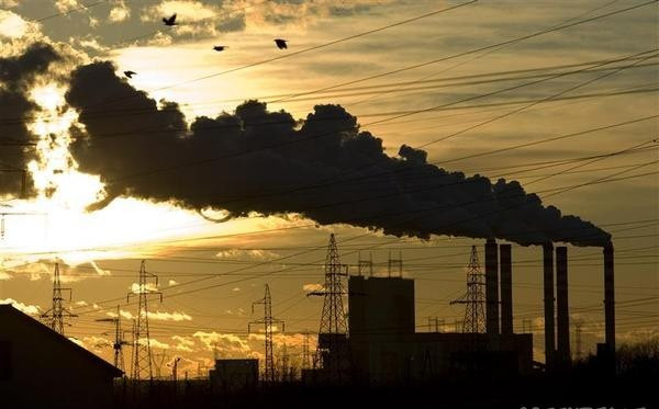 原标题：燃煤发电站也有春天  或将助力建设区块链中心             Lucia•编译|三言财经 老式煤电站能否成为比特币开采的未来？你可以使用车库里的那台旧电脑挖掘比特币，或者也可以利用发电站来挖矿。 虽然澳大利亚本地投资环境较好，而且政策风险也较低，但是因为电价十分昂贵，导致很多区块链公司不愿意进入该市场