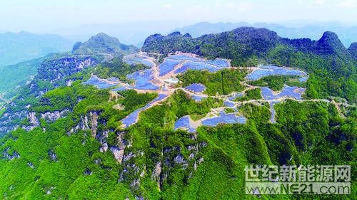 308天，光伏发电收益近2000万元！4月16日，兴山县传来好消息，自去年6月兴山县20兆瓦光伏电站并网发电以来，该项目已为69个贫困村和805个贫困户带来了真真切切的收益。据悉，该项目位于兴山县峡口镇杨道河村海拔1300多米的魏家山，总投资1.8亿元，分8片区域，由74000块270Wp的多晶组件组成