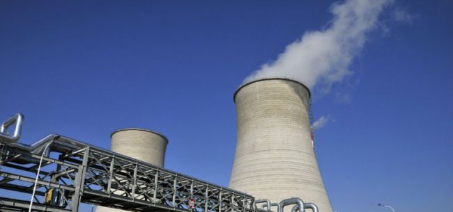 原标题：生态环境部：秋冬季大气污染综合治理“双降15%”目标已超额完成             （图片来源：全景视觉） 经济观察网 记者 董瑞强 生态环境部新闻发言人刘友宾在4月19日发布会上表示，京津冀及周边地区2017—2018年秋冬季大气污染综合治理攻坚行动目标已超额完成。 这是国家首次针对秋冬季大气污染问题开展的专项治理攻坚行动