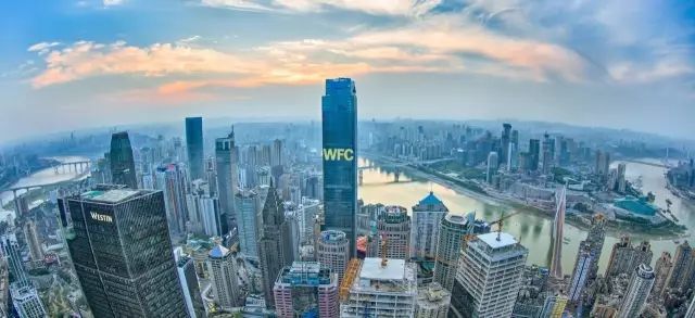 原标题：机遇共享发展共赢，渝黔合作“34条干货”等你来淘金            重庆与贵州，地相邻，人相亲。 近日重庆市人民政府和贵州省人民政府签订合作框架协议