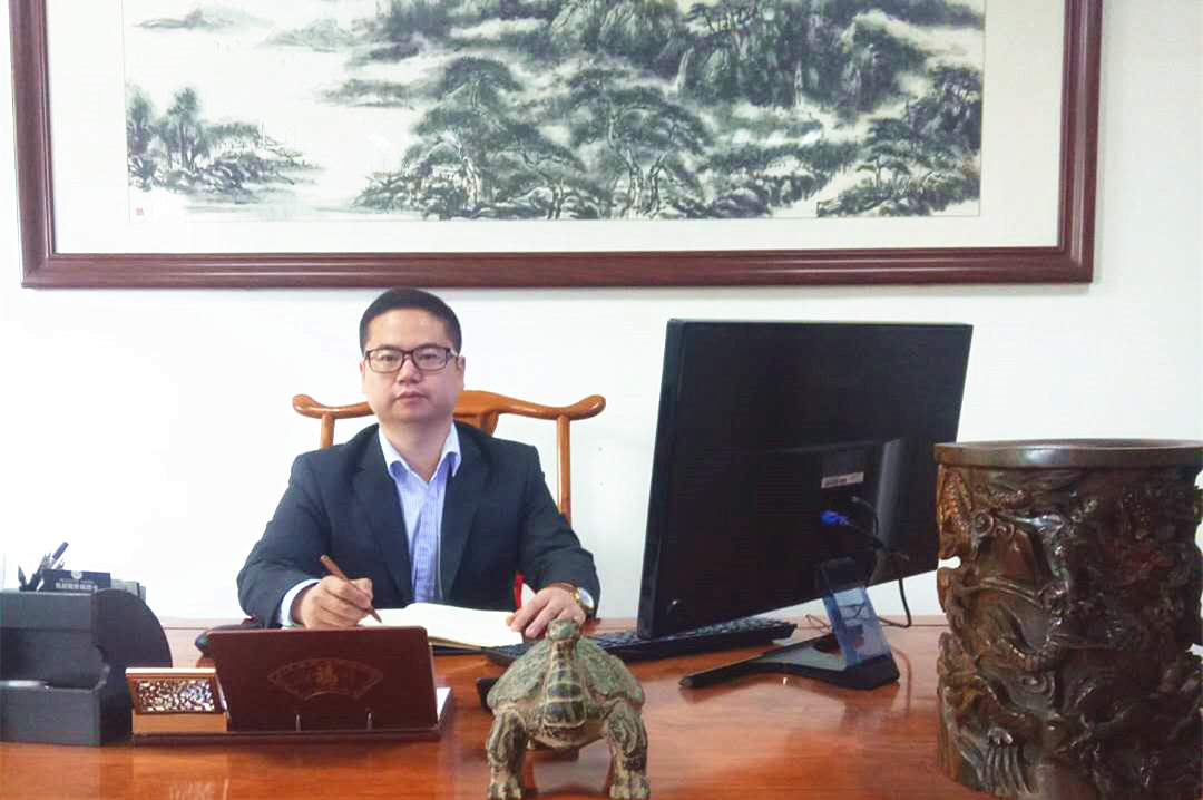 　　中国能源网|当前新能源市场哪个最火？&nbsp;&nbsp;&nbsp;　　毫无疑问是分布式光伏。2017年，中国光伏新增装机5306万千瓦，其中，分布式为1944万千瓦，同比猛增了3.7倍