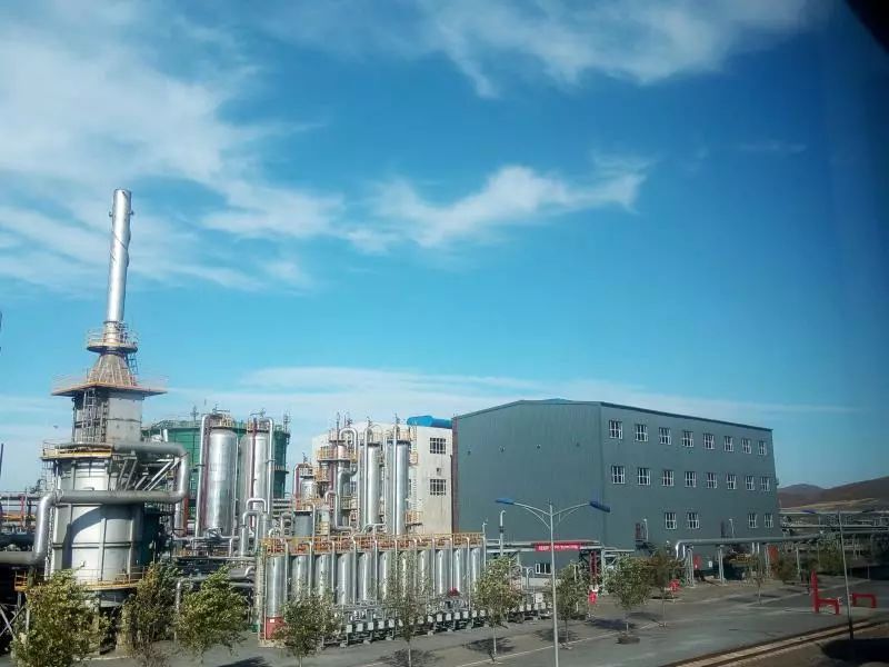 原标题：核心技术驱动绿色产业 三聚环保助力打造生态文明发展样本            在国内经济向高质量发展转型的当下，大批高污染、高耗能、低效益的传统工业亟待升级改造。三聚环保作为一家综合性能源服务公司 ，多年来持续为国内基础能源工业的产品清洁化、产品质量提升及生产过程的环境友好贡献着自己的智慧