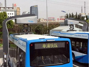 
	
                    
	【电缆网讯】4月20日，上海首条BRT“奉浦快线”正式载客运营。与普通公交相比，BRT具有运营速度快、运载量大、运行准点可靠等优势