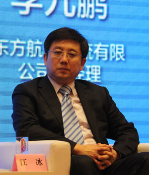 
 

国网电动汽车服务有限公司董事长江冰：
　　车联网区块链结合　探索绿色创新
　　国网电动汽车服务公司的发展主题词是智慧车联网和能源区块链。二者相互关联并行发展，前者代表国企担当，后者代表国企创新能力