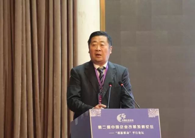 原标题：迈向高质量发展：依靠创新驱动加快新旧动能转换            中国经济已经从高速发展阶段转向高质量发展阶段。推动新旧动能转换，通过创新创业培育壮大新兴产业，转型升级改造提升传统产业，以此为创新驱动，进而实现高质量发展