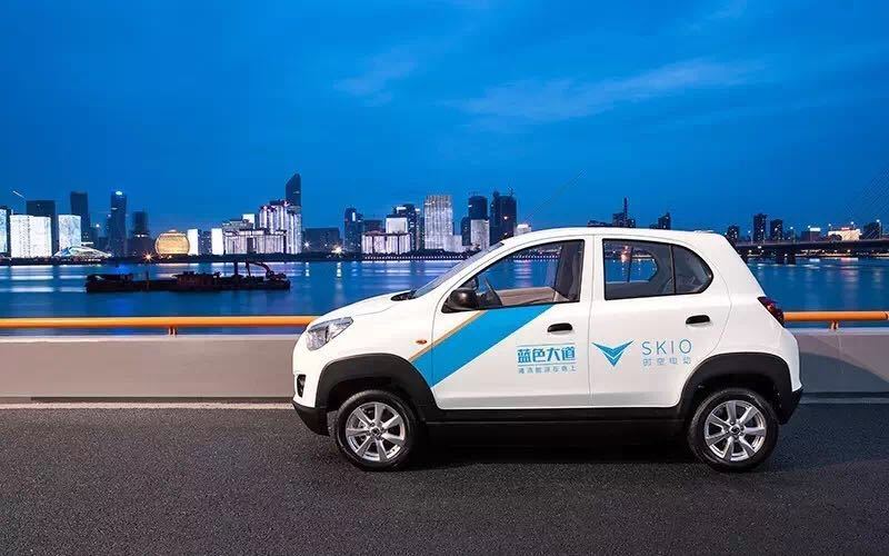 原标题：证券时报：滴滴首个新能源汽车定单落地 时空电动拿下数千辆定单            关于《证券时报》 《证券时报》创刊于1993年11月，是人民日报社主管主办的全国性财经证券类日报，是中国证监会指定的信息披露媒体。中国四大证券报之一