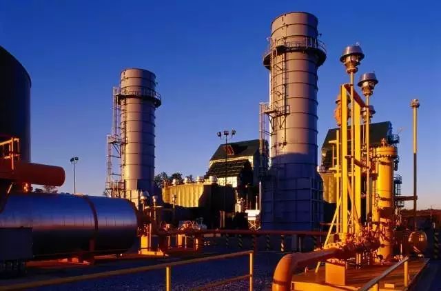 原标题：【华泰机械章诚团队】机械设备:中国先进制造有哪些细节值得做？             发布时间：2018年4月23日 研究员：章诚（S0570515020001）/肖群稀（S0570512070051） 核心观点 中国制造增长势头强劲，看好中国装备崛起和全球格局重塑的投资机会 从制造业增加值角度来看，在2008年金融危机后其他国家停滞发展的阶段，中国是制造业地位提升最显著的经济体，2012年首次跃居世界首位。但我们认为中国先进制造仍是短板，新能源汽车及集成电路产业或是迈向质变的关键