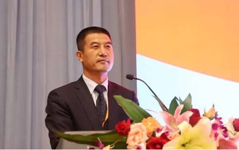 原标题：律师告诉你，为什么国家会这么做！            区块君给大家盘点过很多国家对于区块链和数字货币的政策，也有小可爱留言问过区块君，为什么国家会这样想？我们韭菜应该如何保障自己的权益呢？ 今天特意为大家整理了一篇律师角度的讲解，也许可以为您答疑解惑哦~  陈云峰律师：中伦文德律师事务所高级合伙人，上海分所副主任，中伦文德互联网金融律师团队负责人。执业20年，擅长金融业务