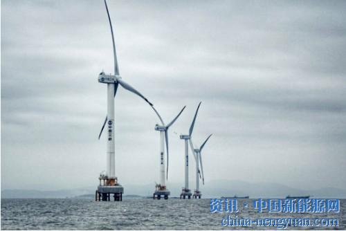                                                                                                                                                                     
	　　兴化湾海上试验风电场地处福建省福清市江阴半岛东南侧和牛头尾西北侧，是我国首个5兆瓦以上的大功率海上风电样机试验风场。

	　　项目投资约14.7亿元，总装机容量约8万千瓦，共