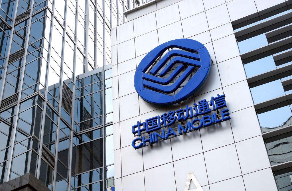 
	
                    
	【电缆网讯】中国移动26日宣布将成立国内首个具备基于5G最新标准端到端能力的开放实验室——5G联创中央（北京）实验室，为各类创新应用提供定制化的5G端到端技术服务。

	

	据中国移动相关负责人介绍，2016年，中国移动发起成立5G联合创新中心以来，目前已拥有119家产业合作伙伴，在全球共建成12个开放实验室,建立了5G多媒体创新联盟