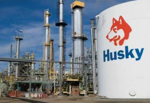 原标题：32年前花32亿港币投资石油公司被嘲笑，今靠这笔投资赚300亿美元            李嘉诚虽然退休了，不过最近他跟李泽钜还增持了长实的股份，在4月他已经8次增持了长实的股份。 李嘉诚对于长实增持，从中也看出了李嘉诚的投资策略，对于优质资产他一直都是长期持有的，投资眼光非常长远