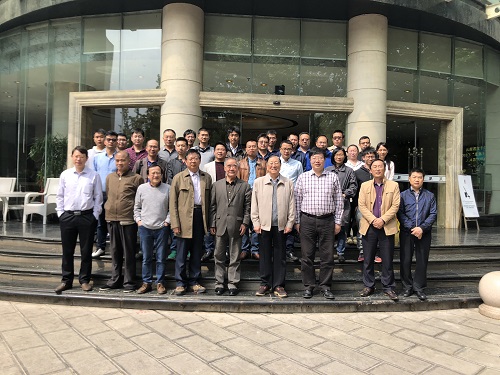 　　【中国仪表网 仪表会议】4月19日，由中国科学院云南天文台组织的“我国大型日冕仪研讨会”第一次会议在云南昆明文汇酒店召开。中国科学院院士方成教授和汪景琇研究员、云南天文台台长白金明研究员、国家天文台副台长郝晋新研究员，以及来自云南天文台、国家天文台、紫金山天文台，南京大学、北京大学、中国科学技术大学、山东大学、哈尔滨工业大学(深圳)、哈尔滨工程大学等单位近三十位太阳物理学学者参加了会议