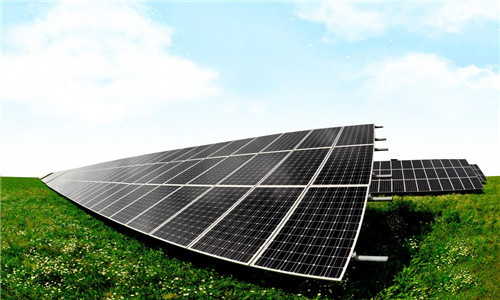 原标题：分布式光伏爆发性增长背后四大难题何解？答案在这里！             中国新能源领域增长势头最猛、最具未来潜力的是什么？毫无疑问，是分布式光伏！ 2017年，中国分布式光伏全年新增装机19.44GW，同比增长3.7倍；户用光伏的装机量达到50万户，同比2016年增长3倍以上。其中，浙江、山东、河北累计装机都超过了10万户