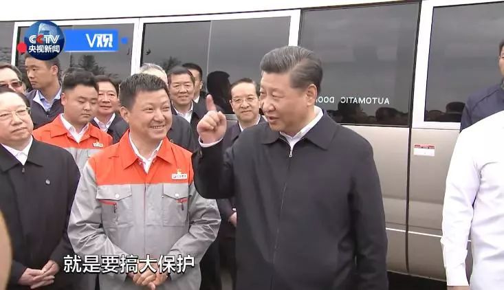 原标题：今日央评 | 长江经济带：三大变革最重要            全长6300公里，流经11个省市，长江是中华民族的母亲河，也是中华民族发展的重要支撑。 习近平总书记近日在武汉主持召开深入推动长江经济带发展座谈会时强调，要树立一盘棋思想，处理好五组关系：“新形势下推动长江经济带发展，关键是要正确把握整体推进和重点突破、生态环境保护和经济发展、总体谋划和久久为功、破除旧动能和培育新动能、自我发展和协同发展的关系