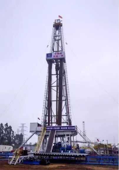 原标题：计量不精，补贴未明，生物质发电到底该走哪条路？            “生物质能源属于国家战略性新兴产业，但目前我国生物质能源发展在战略上的规划布局远远不够。”在日前召开的首届燃煤锅炉耦合生物质燃烧技术应用研讨会上，中国投资协会能源投资专业委员会副会长庄会永表示，生物质能的发展涉及能源问题、“三农”问题，“再怎么支持也不为过