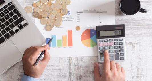 原标题：莱芜市项目可行性研究报告丨泓域咨询             泓域咨询·产业规划研究·项目投资分析·企业管理咨询 一、莱芜市项目可行性研究报告说明 核心提示：项目投资环境分析，项目背景和发展概况，项目建设的必要性，行业竞争格局分析，行业财务指标分析参考，行业市场分析与建设规模，项目建设条件与选址方案，项目不确定性及风险分析，行业发展趋势分析 二、莱芜市经济发展概述 经济总量再上新台阶。初步核算，全市实现生产总值（GDP）896.02亿元，按可比价格计算，比上年增长8.1%