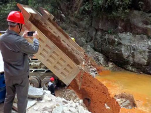 
	
                    
	【电缆网讯】日前，福建周宁抽水蓄能电站下水库截流仪式在周宁抽蓄工地现场举行。下水库截流由周宁公司总经理洪云总指挥，周宁公司、华东院设代处、中南监理、水电十六局等相关参建单位参加