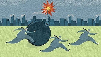 原标题：又一记惊雷！中融民信总部被查封，前员工爆线上平台发假标            来源：P2P观察综合整理自每日经济新闻、互金重案组等  中融民信爆雷其实并不突然。 《每日经济新闻》记者了解到，早在其总部被经侦查封之前，就有投资人爆料中融民信回款不正常，到期资金也出现了逾期