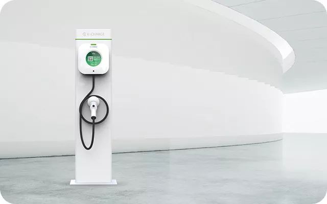 原标题：电动汽车时代，里程焦虑怎么办？巨大市场引来百桩大战，蔚来、小鹏为什么选择它？             “ 电动汽车是未来的交通方式，充电桩一定是加油站的百倍、千倍。 ” 撰稿：贾 宁 制图：王思程 这是一个能源结构升级的时代，电力正在逐步取代化石能源