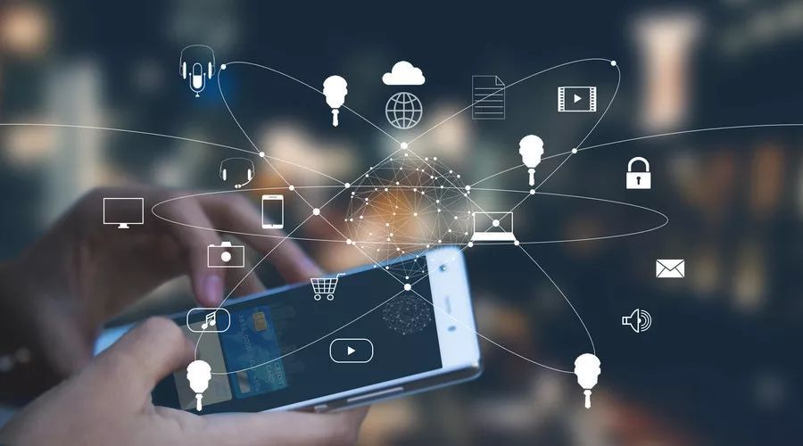 原标题：同门兄弟公司都要去港股了，净利6亿的杉杉能源会是下一家“新三板+H股”企业吗？            股转公司与港交所签署“新三板+H股”两地挂牌机制后，市场上就兴起了一股港股上市热，随着成大生物宣布将成为第一家拟发行H股的新三板公司，赴港上市让更多的新三板企业看到了可能。 作为第一家吃螃蟹的挂牌企业，成大生物也尝到了甜头