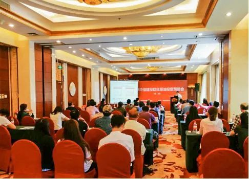 原标题：会议纪要 | 走过路过不要错过这份原油期货投资报告            原油期货上市之后 得到了业内投资者的广泛关注 不仅为服务实体企业打开了一扇大门 同时也为个人投资者在 原油市场寻找投资机会 提供了便捷的通道 为此 中信建投期货 北京朝阳门北大街营业部 诚邀4位资深讲师 剖析未来原油期货市场的发展趋势 探讨中国原油期货的前景  13 5-2018 2018年5月13日下午，由中信建投期货北京朝阳门北大街营业部主办，上海国际能源交易中心特别支持的原油期货投资策略会在北京东方花园玉兰厅成功召开，