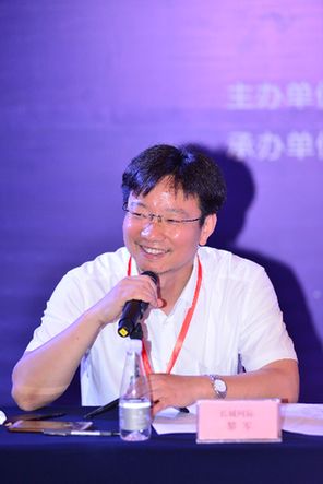 

　　在当前的新时代下，网络安全产业发展的主要矛盾，是保障党和国家事业发展的战略支撑力和促进全球治理体系变革的国际竞争力还难以满足现实需要，产业发展的深度和广度还难以支撑网络强国的战略目标。我们亟须紧扣国家战略发展目标、满足国家战略发展需求，加快产业创新发展步伐，通过“军民融合”来提升战略支撑力、通过“一带一路”来提升国际竞争力，通过网络安全和信息化一体化发展来实现网络强国的战略目标