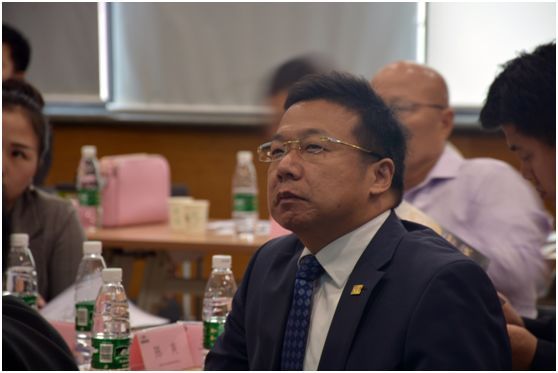 原标题：探索能源互联网产业的商业模式            面对现在方兴未艾的能源互联网产业新机会、新领域、新应用，我们不禁思考一个问题：企业如何在这么好的发展趋势下，在有效率、可持续、能盈利的结构下，获得业务的设计和业务的增长？这就需要研究能源互联网的商业模式。 5月5日，能源互联网新发展空间与中国公司战略机遇高端研讨会在中国人民大学商学院成功举办