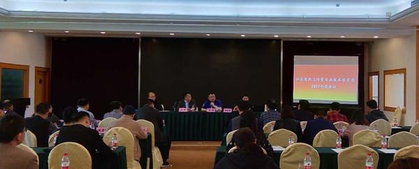 　　【中国仪表网 仪表会议】近日，江苏省热工计量专业技术委员会2017年度会议暨2017年全省数字温湿度计量值比对总结会在江苏南京召开。无锡计量院沈健副部长作为委员受邀参会，徐志伟作为参加比对单位代表参加了会议