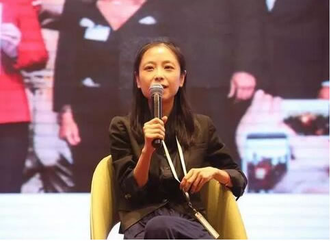                                        
	　　日前，記者對晶科能源副總裁錢晶采訪，針對近期行業(yè)熱點問題進行解讀。具體如下：

	　　記者：今年第三批領跑者的各應用領跑基地中標已見分曉，緊隨其后的將是大量組件、逆變器采購的層層推進