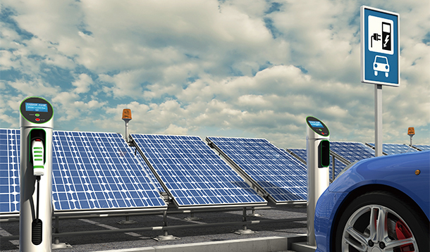 原标题：杉杉分拆服饰业务赴港上市 服装大王郑永刚转型新能源领军人                            时代周报记者 王州婷 发自广州 杉杉控股董事局主席郑永刚身上有着多重标签，他既是20世纪90年代缔造国内首个上市服装品牌的服装大佬，又是具有前瞻眼光、成功转型锂电池材料业务的新能源领军人，而对于深谙郑永刚在资本市场上“进击和撤退”事迹的人来说，或许更愿意将他称为“壳王”。  而如今，正当杉杉的投资动作稍显平稳之时，郑永刚在资本市场上又有了新的动作