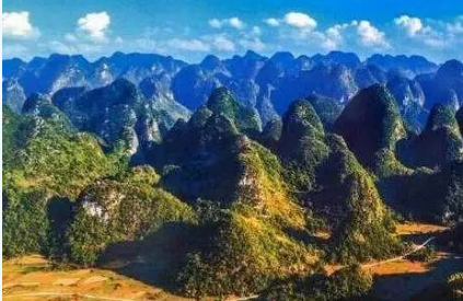 　　最近，许多省份启动了分散式风电规划的编制工作，如河北、河南、山西、内蒙还有广西等。分散式风电正逐渐成为风电行业中的下一个“风口”，那么分散式风电规划项目应该注意哪些问题呢?
　　
　　一、资源
　　
　　分散式风电规划有其独有的特性—不局限于几十或者几百平方公里范围内，往往是对一个县或者一个市进行资源普查，每一个规划区域树一个测风塔是不现实的，所以资源的衡量就是一个问题