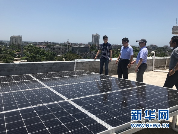 



　　寻找光伏扶贫电站“中国样本”报道活动之一：
　　新华网北京5月23日电（张世祥）光伏扶贫作为国务院扶贫办2015年确定实施的“十大精准扶贫工程”之一，充分利用了贫困地区太阳能资源丰富的优势，通过开发太阳能资源、连续25年产生的稳定收益，实现了扶贫开发和新能源利用、节能减排相结合。

　　自5月中旬新华网开启“寻找光伏扶贫电站‘中国样本’”报道活动后，就收到数家业内企业提供的优质扶贫电站资料，经过新华网调查、走访，其中已经有数家光伏扶贫电站脱颖而出，无论从发电经济效益、社会效益、建设美观度等方面