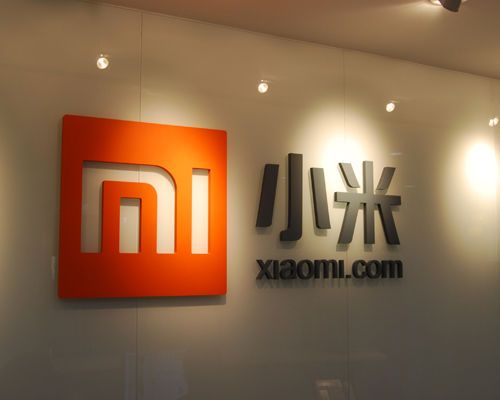 
	
                    
	【电缆网讯】5月28日上午消息，据香港信报报道，传言称小米报敲定于7月初至7月中旬挂牌。

	

	据媒体引述知情人士称，小米将在6月底路演，游说欧美的机构投资者对其业务估值不低于700亿美元(约5460亿港元)