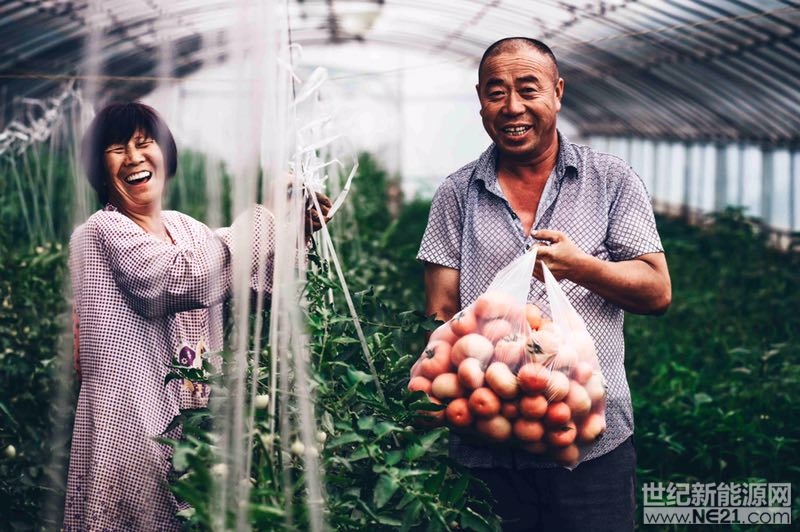 2018年5月28日是SNEC第十二屆（2018）國際太陽能光伏與智慧能源（上海）大會展覽開館第一天。協(xié)鑫新能源光伏扶貧3.0“鑫模式”成功入選SNEC2018展會“十大亮點”，在N5館舉行的發(fā)布會上揭曉