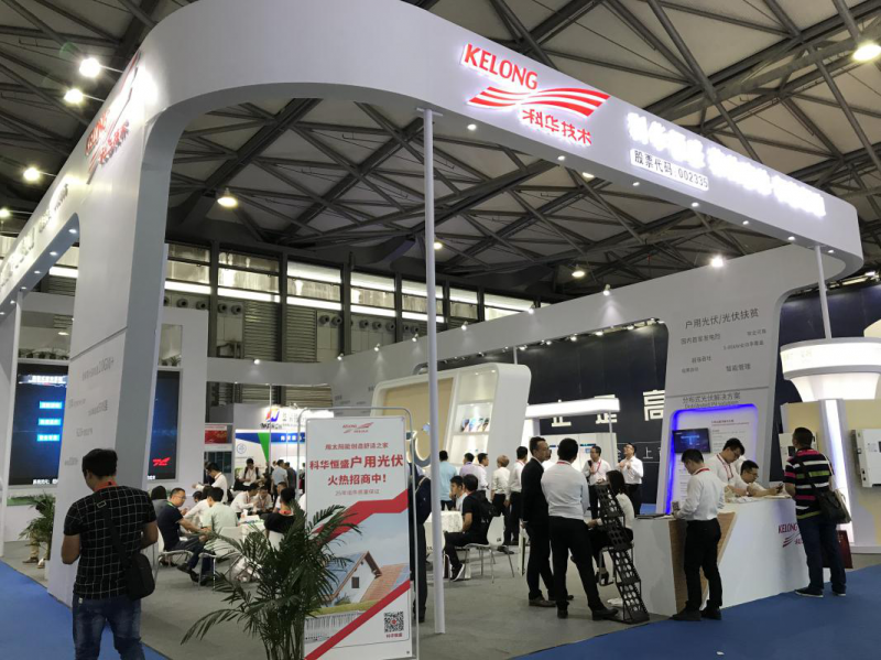 原标题：今夏 我们相约SNEC2018 一同拥抱智能美好的明天            5月28日-30日，全球顶级光伏盛会SNEC2018在上海新国际博览中心拉开帷幕，科华恒盛(展位号：E7-320)携组串式光伏并网逆变器系列、1500V集中式/集散式光伏发电系统、智能户用光伏解决方案、分布式光伏解决方案、储能系统解决方案等亮相，更高的发电量、更低的投资与运维成本，受到国内外行业人士的交口称赞。  展位上，科华恒盛围绕《25年户用光伏发电的逆变器选择》《储能收益及影响因素分析》《智慧“光伏+”综合解决方案