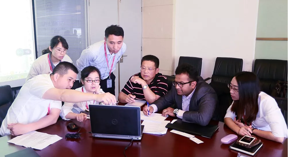                        近日，中车株洲电机公司与德国Senvion公司签订了61台3.8MW鼠笼异步风力发电机批量订单。该订单是国内兆瓦级风力发电机首次批量出口海外高端风电市场，具有重大的战略意义，将有效助力国家高端制造业“走出去”