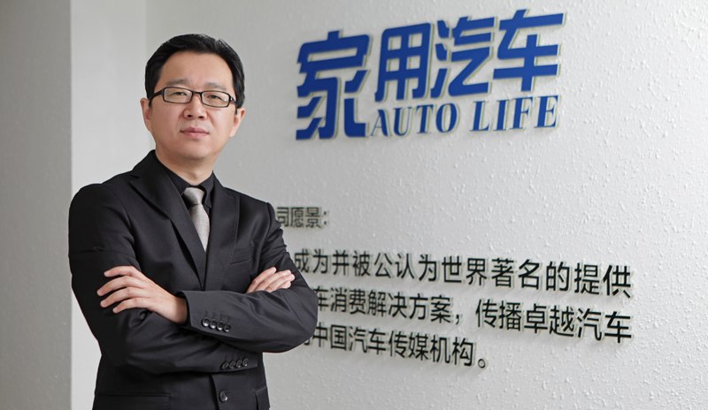 原标题：家用汽车传媒陈梓萱离职 汽车互联网行业或成就其华丽转身            　　近日，《中国汽车报》社及家用汽车传媒公司内部有消息传出，在其集团内工作16年的高管，家用汽车传媒董事、总经理兼总编辑陈梓萱或已离职。据业内知情人士透露，陈梓萱辞职后或将加入汽车互联网企业，但目前他的去向还没有准确信息