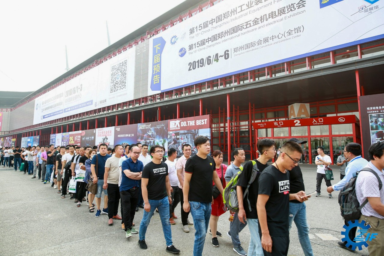 　　【中国仪表网 仪表展会】由中国机械工程学会、河南省工业经济联合会、海名国际会展集团主办，郑州海名汇博会展策划有限公司承办的第14届中国郑州工业装备博览会(以下简称“郑州工博会”“ZIF”)于6月3日下午圆满闭幕。本届展会展览面积6万平方米，1000家知名展商同台竞技，品牌展商占比68%，三天总参观人数58356人，展会规模、现场成交量再创历史新高，名副其实的成为中西部第一工业大展！ 　　国内外知名企业汇聚，助力中部装备制造业转型发展 