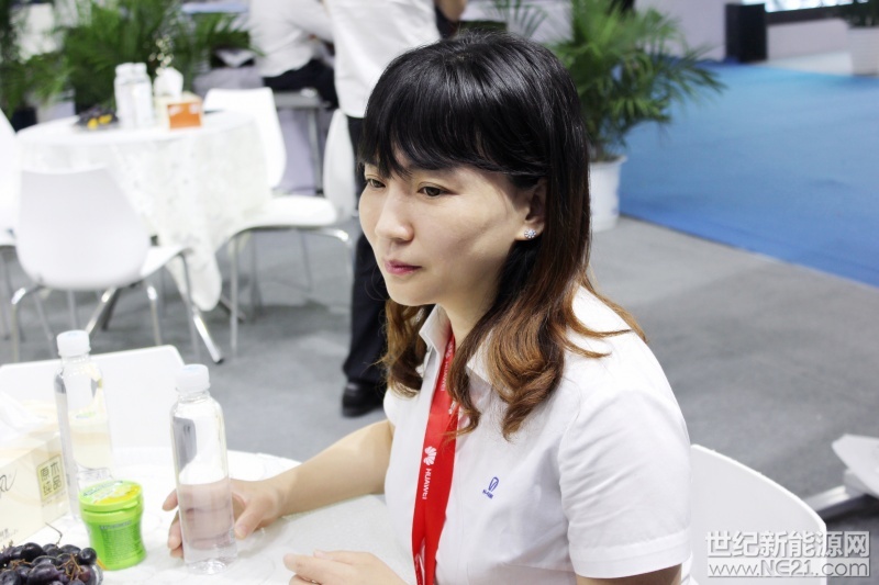 光伏行業(yè)有這樣一家公司，迄今為止出貨量已經(jīng)遠遠超過了10GW，項目遍布全球，產(chǎn)品覆蓋了中國絕大部分的同類應(yīng)用市場。經(jīng)得住“雙反”，也耐得了“新政”，還能成長為全球回轉(zhuǎn)傳動產(chǎn)品行業(yè)龍頭企業(yè)！這家叫華方新能源高科設(shè)備有限公司（以下簡稱華方公司）的企業(yè)，造就一段傳奇