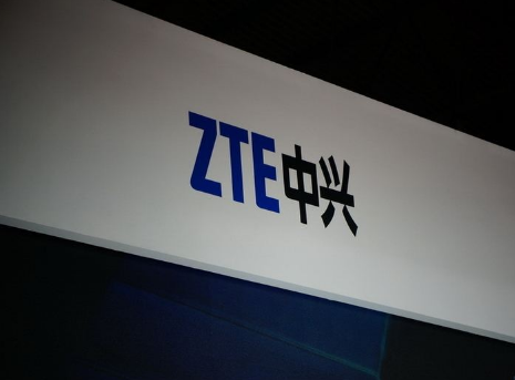 
	
                    
	【电缆网讯】周三，中兴通讯(ZTE) H股股价暴跌将近39%。

	

	中兴在声明中表示，它已答应向美国政府支付10亿美元罚款，再将4亿美元存入托管账户，如果被发现存在违反上述协议的行为，这4亿美元将被没收——这与美国商务部长威尔伯•罗斯(Wilbur Ross)上周末所述一致