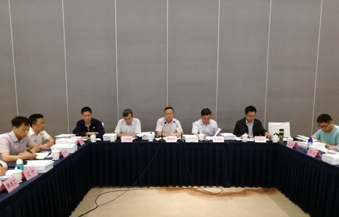 　　【中国仪表网 仪表会议】为加快推进国家地表水水质自动监测站建设工作，确保运维交接工作平稳有序的开展，2018年6月7日，国家地表水水质自动监测站运维交接对接会在北京顺利召开。  　　会上，生态环境部环境监测司司长刘志全首先肯定了各省(区、市)的水站建设工作，之后对2050个水质自动监测站的运维交接工作提出了总体要求，明确了水站建设工作时间节点，6月底前完成省级自查工作，7月底前完成全部水站的运维交接工作，最后对水站建成后的数据质量提出了高标准高要求