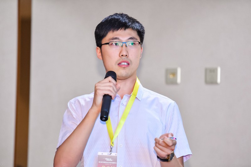 　　北京国电思达科技有限公司工程服务中心主任张健出席“第五届中国风电后市场专题研讨会”，在风电场技改与优化专题论坛，分享题为“风电设备可靠性提升方案的应用与探讨”的主旨演讲。

北京国电思达科技有限公司工程服务中心主任张健先生
　　以下为发言内容：
　　张健：大家好，我是来自于北京国电思达的张健，今天带来的报告是关于可靠性提升的报告，报告一共是六个部分，实际上是以可靠性提升为核心，它主要涵盖了下面四个部分构成的，第一个关于状态检修，第二个设备失效分析，第三个