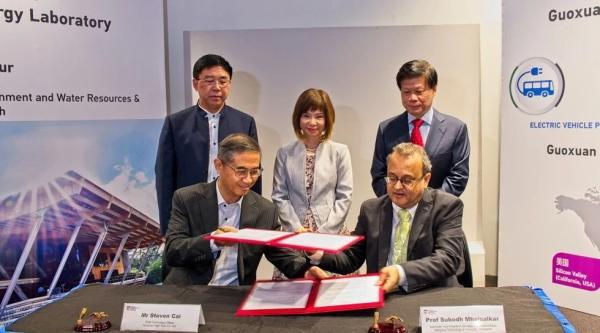 
	中国储能网讯：新加坡南洋理工大学(新加坡南大)和中国领先的电池制造商国轩高科动力能源有限公司（国轩）合作开发电动汽车的创新储能技术。



	在现有合作的基础上，南大和国轩正在签署一项开发新技术的协议，该技术用于克服与电池有关的挑战，包括电池有限的充电周期，以及与各种可再生能源的集成