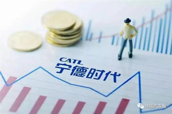 
	中国储能网讯：是新能源汽车时代造就了宁德时代，还是宁德时代推动了新能源汽车时代？业界说，这是动力电池王者，遇到了最美的时代。


	6月15日下午3点，也就是记者截稿之时，宁德时代开盘再次涨停，涨停价53元，自上市以来，已经连续5个交易日涨停，总市值达到1151.39亿元