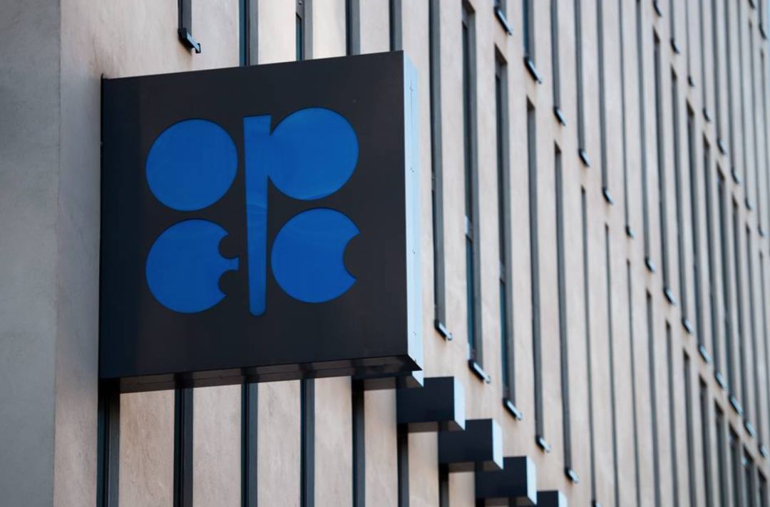 原标题：世界能源格局巨变：OPEC危机四伏，俄沙酝酿永久石油联盟             在石油输出国组织（OPEC）和非OPEC成员国的减产努力下，全球商业原油库存逐步下降，再加上局部地缘政治紧张因素影响，原油价格不断上涨，国际能源格局正发生巨变。 油市变局中，作为全球石油市场最具影响力的组织，OPEC站上了风口浪尖