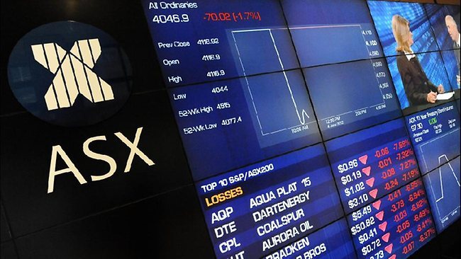 原标题：银行股下挫拖累大盘 OPEC达成增产协议能源行业表现突出            来源：《澳华财经在线》编辑：Emma Sun 文章类型：原创   ACB News《澳华财经在线》6月X日讯 虽上周ASX200上涨2.15%成为一年半以来表现最好的一周，然而受银行股表现不佳拖累，周一澳股开盘后微升，但不久即维持小幅震荡下行趋势直至尾盘。截至收盘，澳基准股指收跌0.24%，报于6210点，普通股股指收跌0.21%，报于6309点