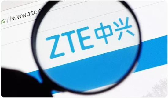 
                    
	  6月12日，美国商务部网站挂出了中兴解禁协议的具体内容：包括支付10亿美金罚款和4亿美金保证金，在30天内更换全部董事会成员以及聘请美国商务部挑选的合规团队对企业进行为期10年监督等。对于中兴来说：和解方案的14亿美金，加上去年支付的8.92亿美元罚金，光是罚款就有22.92亿美金，接近中兴通讯2017年净利润的3倍
